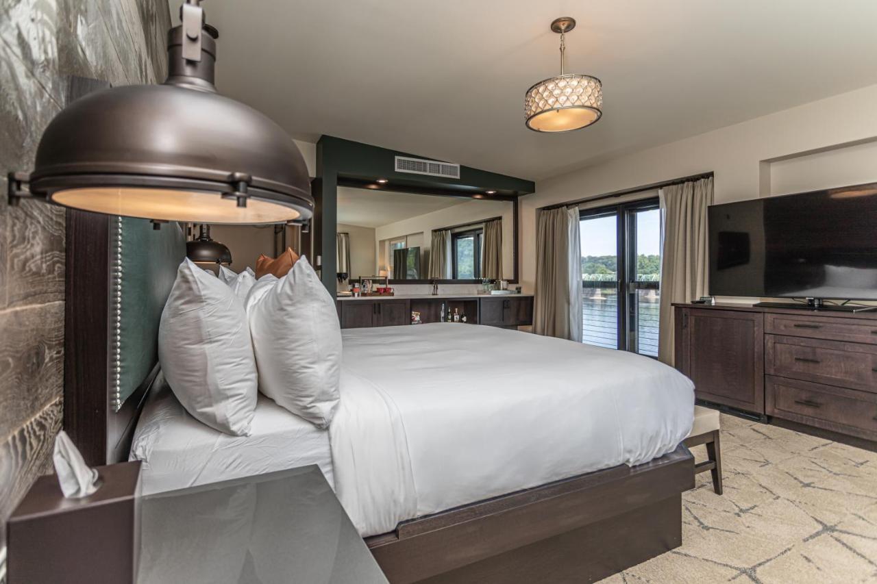 Ghost Light Hotel 5*
